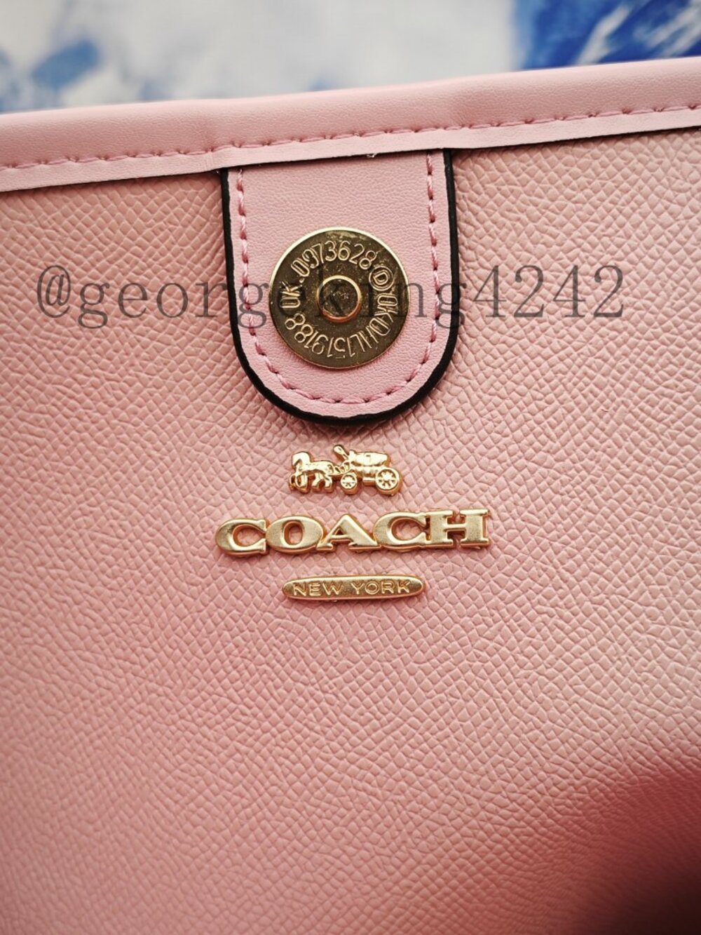 😘😘Coach City Tote Bag In Signature Canvas in powder pink color - Picture 11 of 12